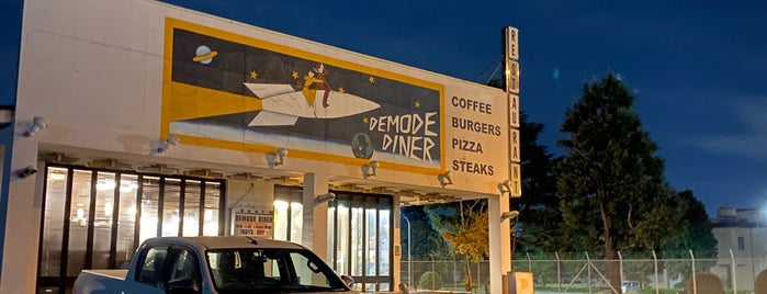 Demode Diner is one of สถานที่ที่ Minami ถูกใจ.
