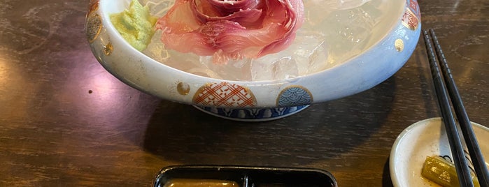 そば処 藤蔵屋 is one of Locais curtidos por Minami.