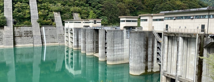宇奈月ダム is one of สถานที่ที่ Minami ถูกใจ.
