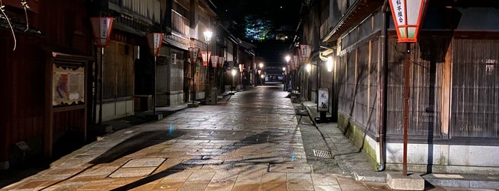 Higashi Chaya District is one of Lugares favoritos de Minami.