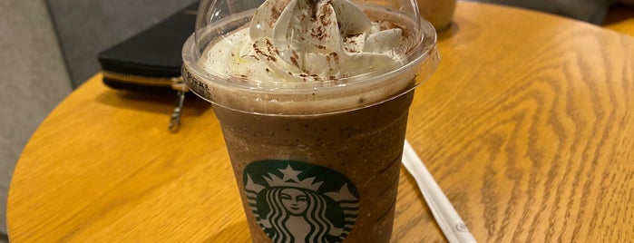 Starbucks is one of Lieux qui ont plu à Minami.