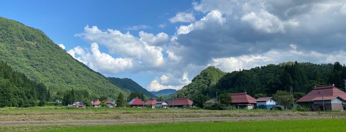昭和村 is one of สถานที่ที่ Minami ถูกใจ.