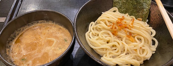飯能つけ麺 一恵 東飯能出張所 is one of Locais curtidos por Minami.