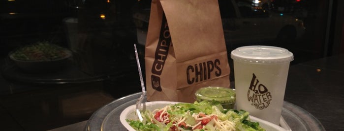 Chipotle Mexican Grill is one of Locais curtidos por Melody.