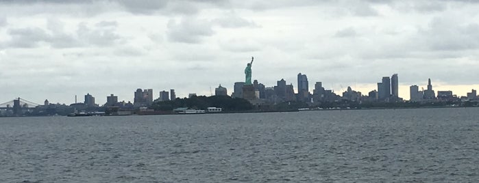 Port Liberte Infinity Pool is one of Outside Manhattan.