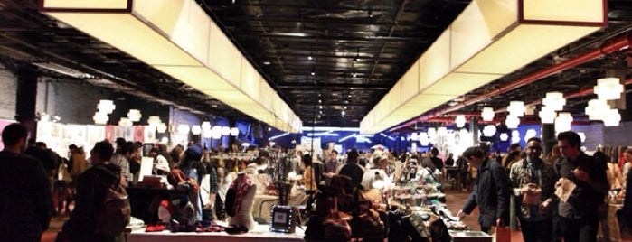 Brooklyn Night Bazaar is one of Tempat yang Disimpan JRA.