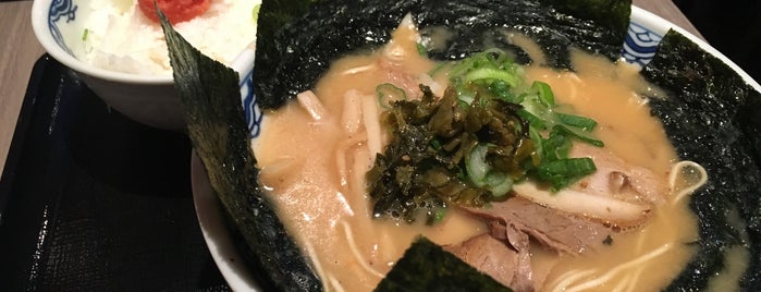 麺徳 is one of Johnさんのお気に入りスポット.