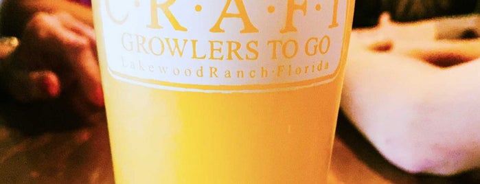 Craft Growlers To Go & Tasting Room is one of Lugares favoritos de Adam.