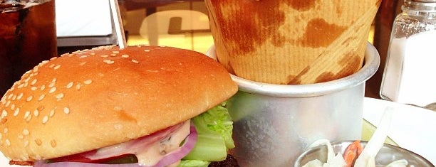 BLT Burger is one of Lugares favoritos de Jernej.