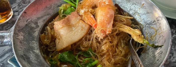 Ban Ong is one of Bangkok Gourmet 2-1 Thai & Seafood タイ系.