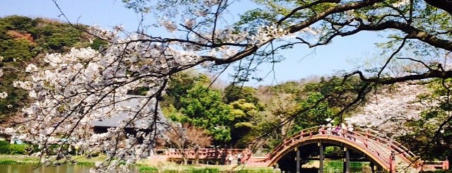 称名寺東公園 is one of 公園.