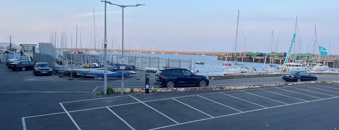 Dún Laoghaire Harbour is one of Places with Free Wi-Fi.