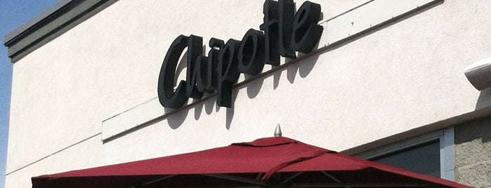 Chipotle Mexican Grill is one of Lugares favoritos de Laura.