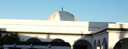 جامع الحق is one of Mosquée.