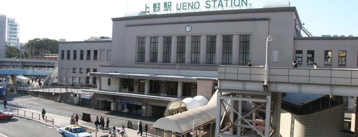 Ueno Station is one of 新幹線 Shinkansen.