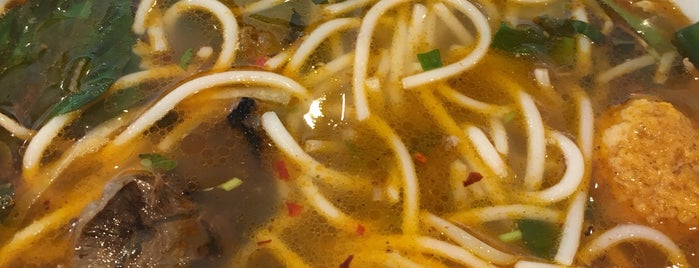 Pho Que Ling is one of Restaurant Faves.