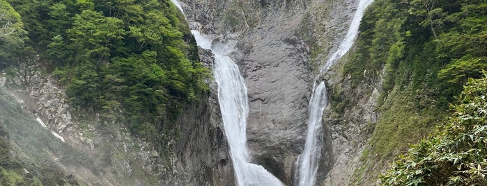 Shōmyō Falls is one of 山と高原.
