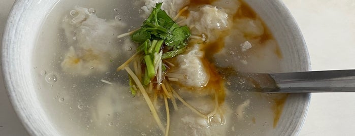 阿鳳虱目魚焿麵 is one of 台南.