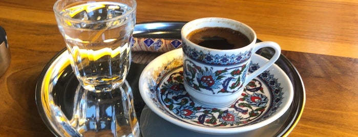 Mahalle Cafe&Restaurant is one of 🅰li 🅰sl🅰n'ın Beğendiği Mekanlar.