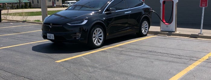 Tesla Supercharger is one of Posti che sono piaciuti a Adr.