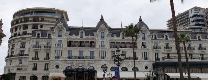 Cafe De Paris,Monte-Carlo is one of Locais curtidos por Dade.