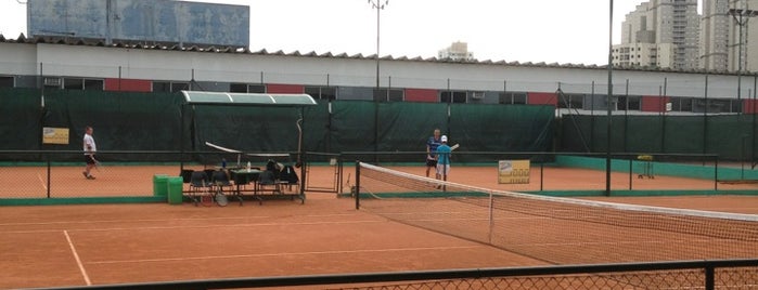 Fitpel Tennis Club is one of Orte, die Mauricio gefallen.