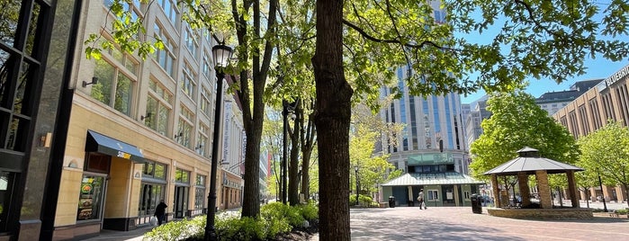 US Bank Plaza is one of Dog-Friendly in Cleveland.