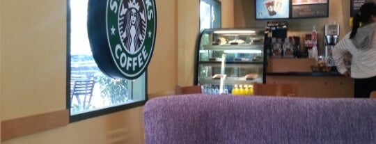 Starbucks is one of Locais curtidos por Sie.