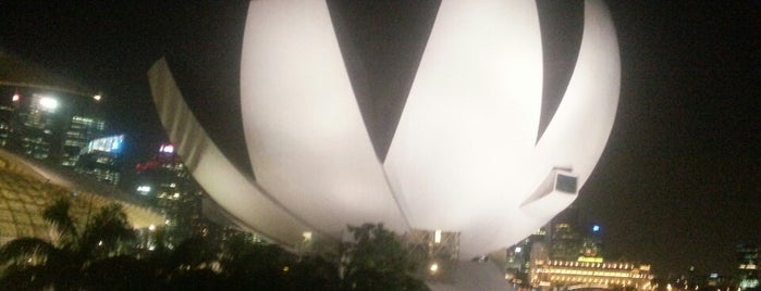 ArtScience Museum is one of Singapura.