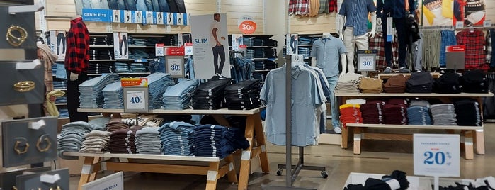 Old Navy Outlet is one of Shoping Miami.