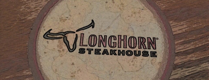 LongHorn Steakhouse is one of Lugares favoritos de Tall.