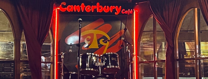 Canterbury Café is one of Por Ir.