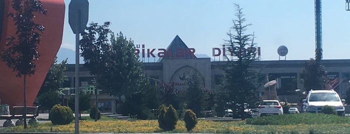 Harikalar Diyarı Kayseray Durağı is one of To-edit.