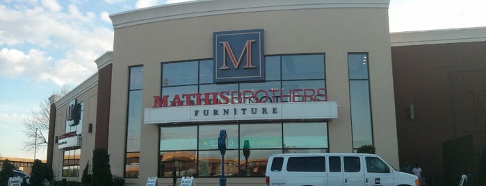 Mathis Brothers Furniture is one of Tariq : понравившиеся места.