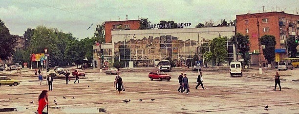 Центральная площадь is one of Tempat yang Disukai Андрей.