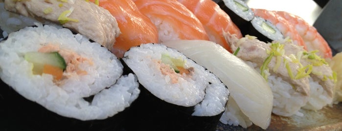 Zen Sushi is one of Tempat yang Disukai Kaisa.
