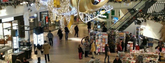 QUARREE Wandsbek-Markt is one of Posti che sono piaciuti a Christian.