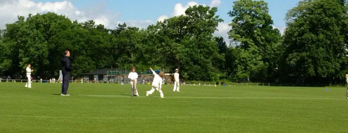 Teddington Cricket Club is one of Posti che sono piaciuti a Foodman.