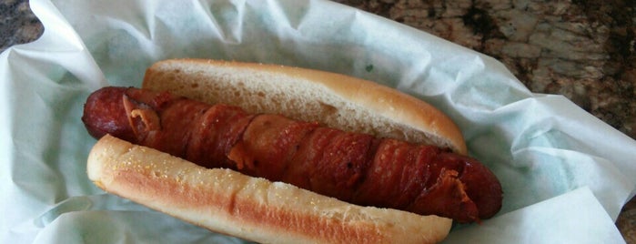 The Dog House, Hot Dogs is one of Enrique 님이 좋아한 장소.
