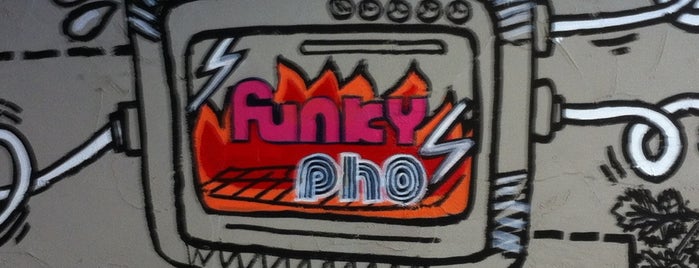 Funky Pho Restaurant is one of szószerint.