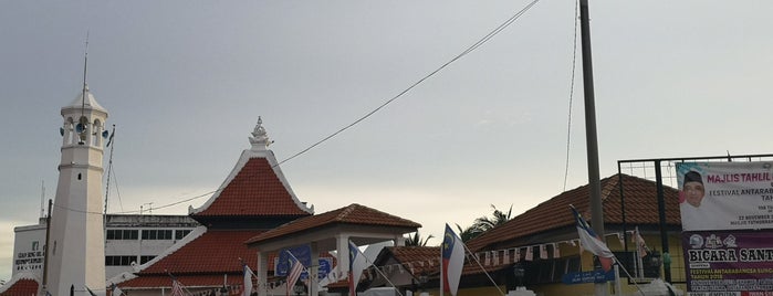 Masjid Kampung Hulu is one of Melaka.