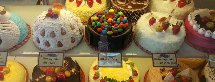 Sweetly Cake House is one of F&B Kuchai Entrepreneurs Park.