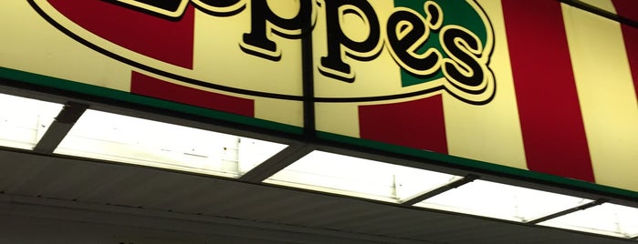 Zeppe's Italian Water Ice is one of Lugares favoritos de Kaley.