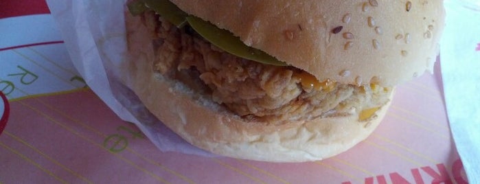 California Fried Chicken (12/A) is one of Posti che sono piaciuti a Tawseef.
