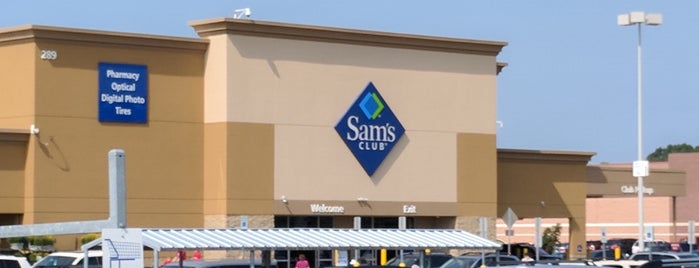 Sam's Club is one of สถานที่ที่ Brian ถูกใจ.