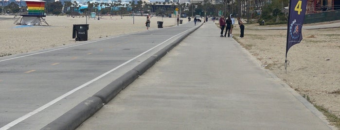 Shoreline Pedestrian Bikepath is one of LA Escape.