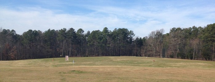 Triangle Golf Complex is one of สถานที่ที่ Harry ถูกใจ.