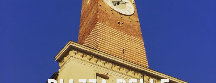 Piazza delle Erbe is one of Tempat yang Disukai Olav A..
