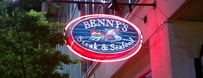 Benny's Steak & Seafood is one of Locais salvos de Jacksonville.