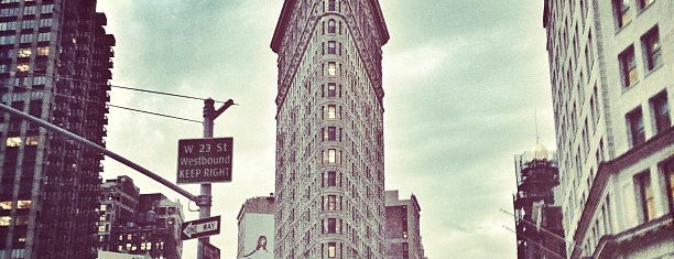 Flatiron Building is one of New York - Walking and Shopping.